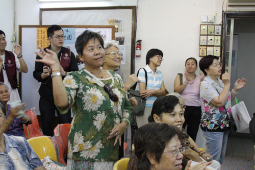 Mid-Autumn Festival Elderly Service (September 2009)