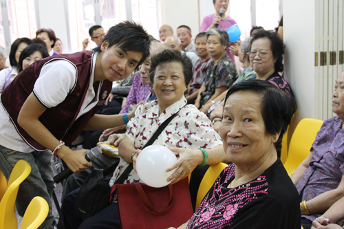 Mid-Autumn Festival Elderly Service (September 2009)