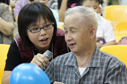 Mid-Autumn Festival Elderly Service (September 2009)