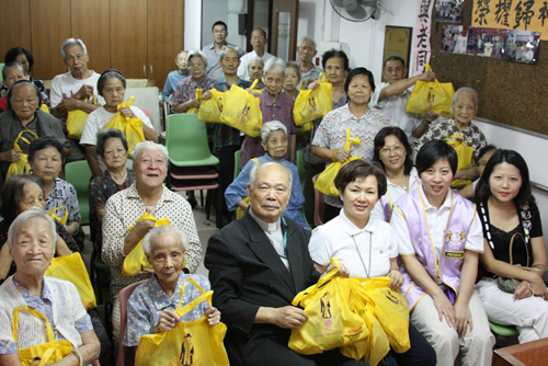 Mid-Autumn Festival Elderly Service (September 2009)